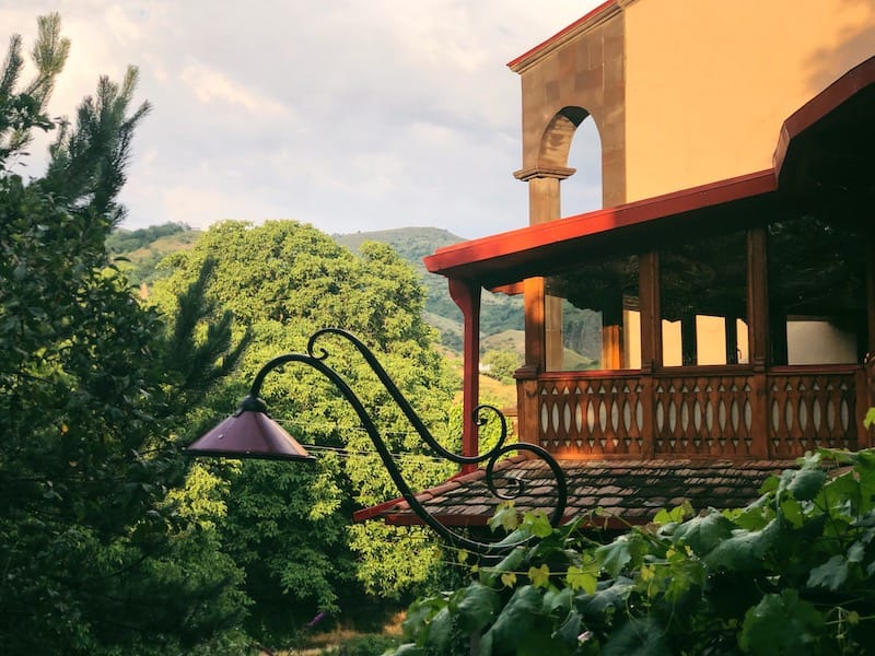 Hotel Mirhav in Goris: back gardens