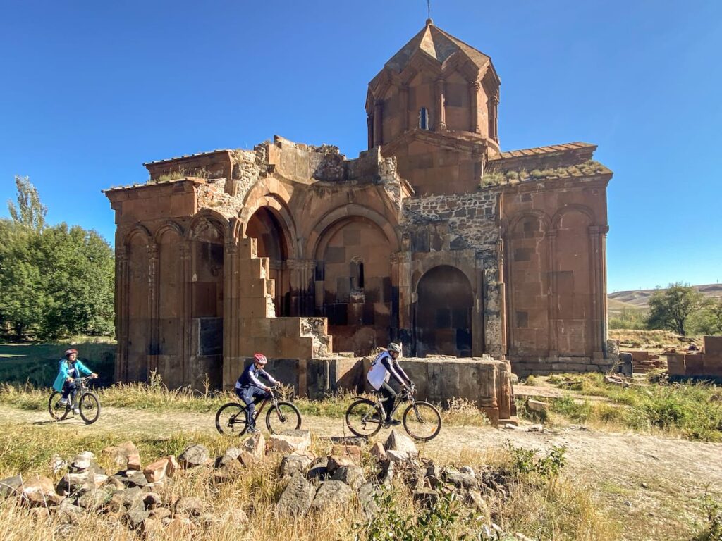 17 Incredible Places to Visit in Shirak Province (Marz)