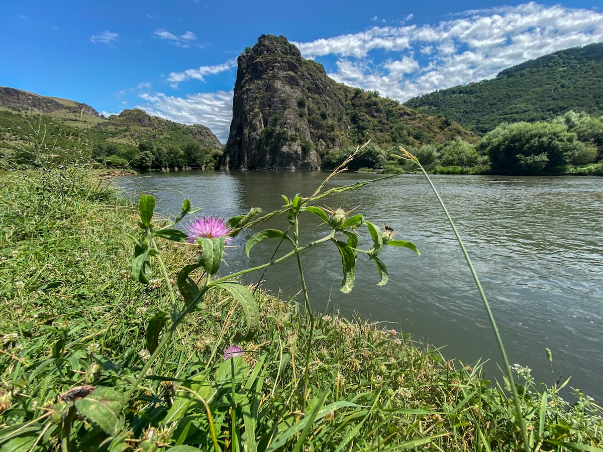 Arevatsag from below