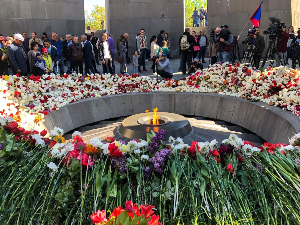How to Visit Tsitsernakaberd Armenian Genocide Memorial in Yerevan!